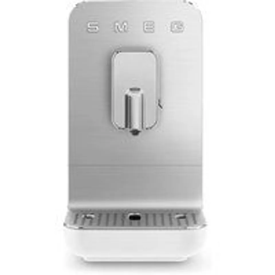 Cafetera Superautomática Smeg BCC13WHMEU 1,4L 19 bares molinillo integrado leche 500ml