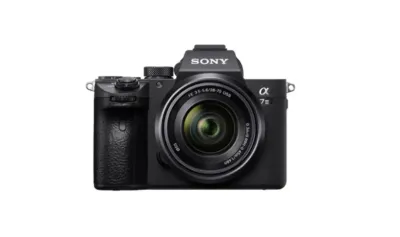 Sony α 7 III + 28-70mm Lens Kit (24.2MP, Black)